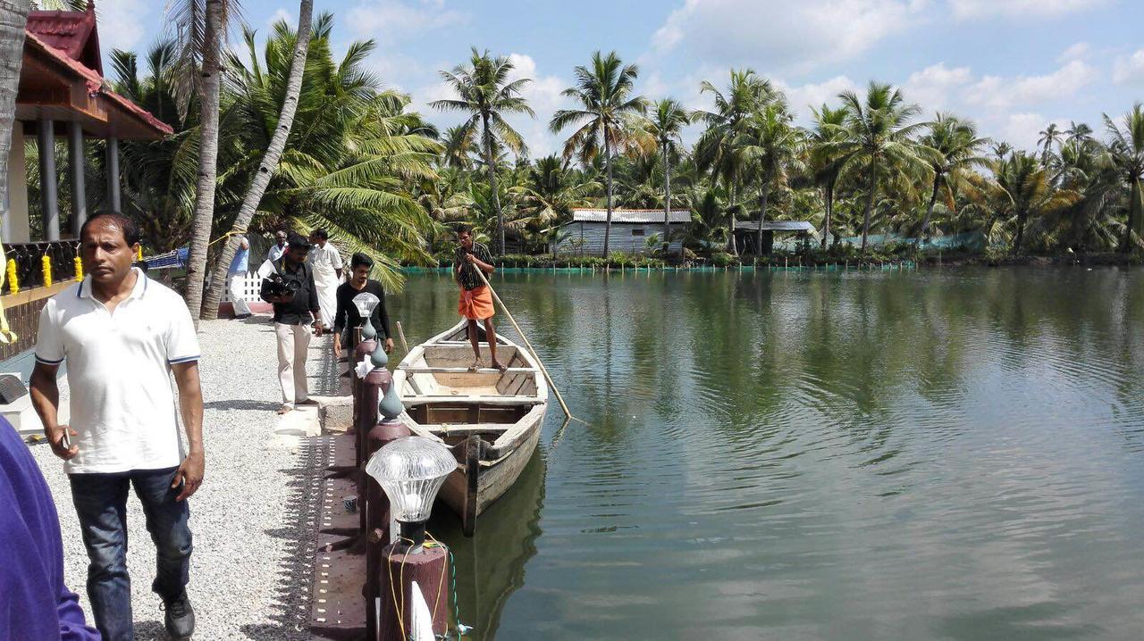 Munroe Island Lake Resort Mundrothuruth Extérieur photo