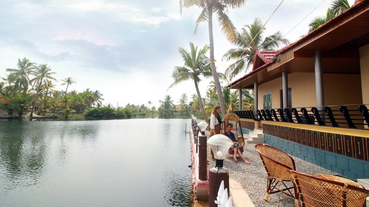 Munroe Island Lake Resort Mundrothuruth Extérieur photo